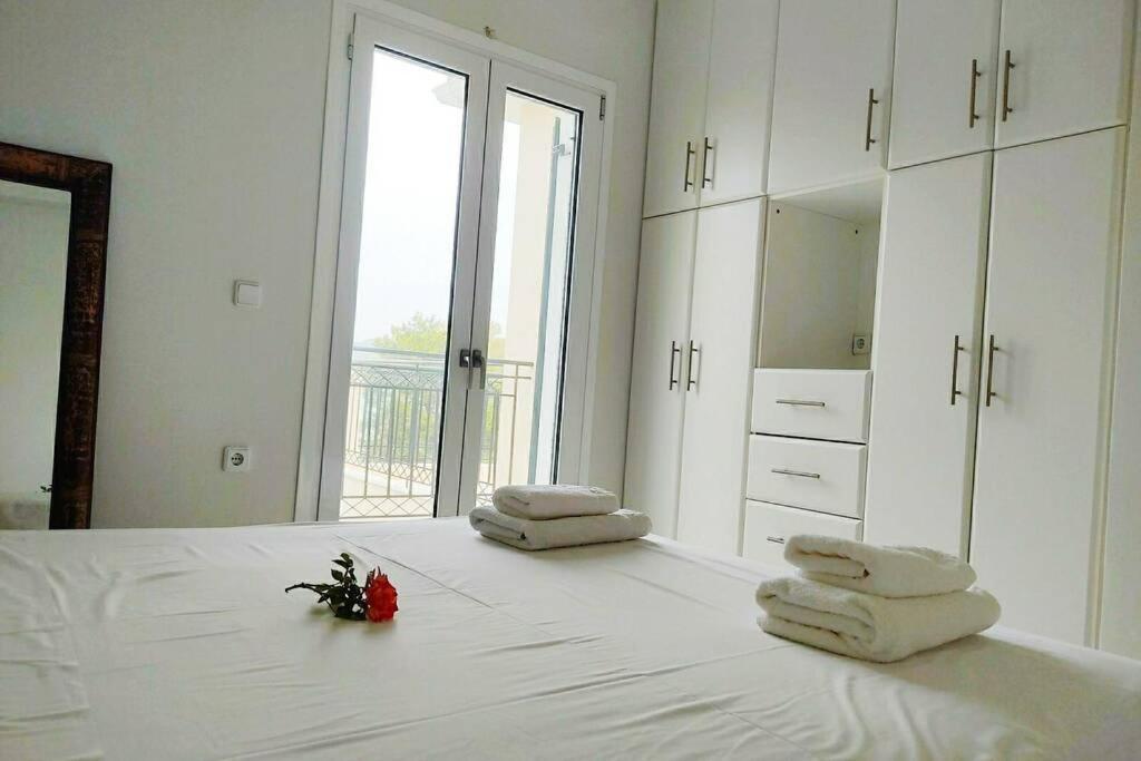 Peggy's lux apartment Karavómilosz Kültér fotó
